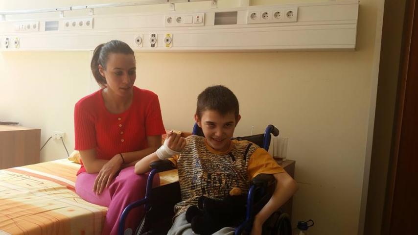 Д-р Невен Енчев пое грижата за сираче, болно от ДЦП
